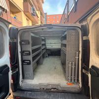 Scaffalatura store van
