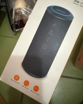 Altoparlante Bluetooth portatile Zealot nuova