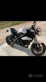 Triumph speed triple