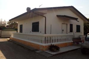 Marina di Massa zona Viale Roma a 800 mt dal mare