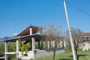 Scambierei grezzo in cemento armato di villa bifa