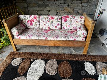 Divano in legno