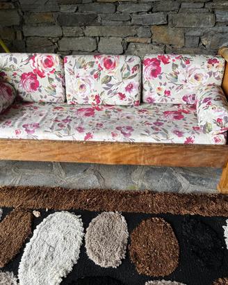 Divano in legno