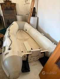 Tender chiglia rigida