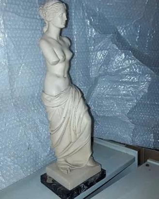 Afrodite statua Dea dell'amore