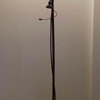 Piantana con luce variabile