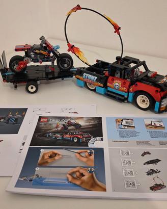 Lego technic 42106 camion ed auto da stunt