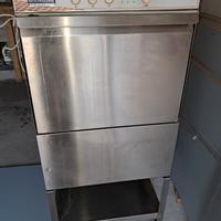 Lavastoviglie professionale