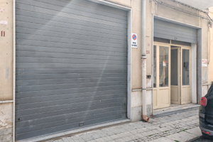 Magazzino via Monte San Giuliano mq 100