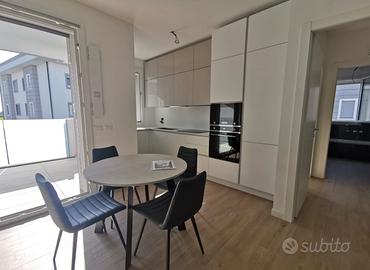 TAVOLO ROTONDO (prolunghe - fino a 10 posti)