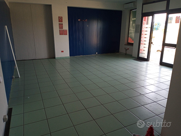 Locale commerciale 400mq zona sant'Andrea