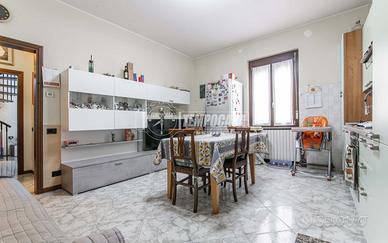 APPARTAMENTO SU DUE LIVELLI - GORLA MINORE