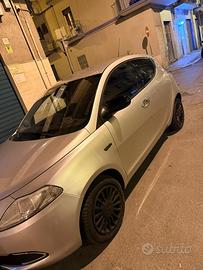 Lancia ypsilon 900 turbo benzina sequenziale