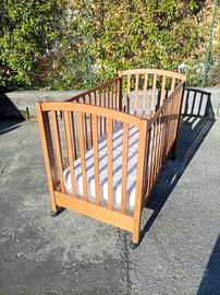 Lettino per bambini con ruote e materasso