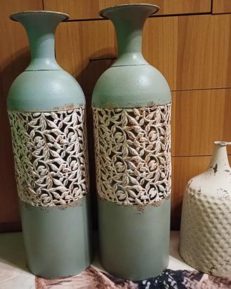 Set di vasi in metallo stile rustico 