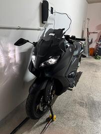 T Max 560 nero opaco