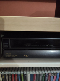 Videoregistratore VHS Hitachi modello VT-420E