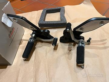 Pedali passeggero moto