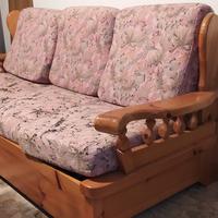 divano in legno con letto matrimoniale