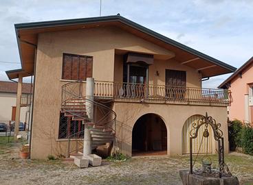 Villa in centro a Badoere