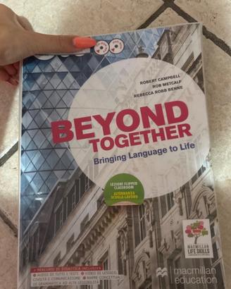 Beyond together -libro di inglese
