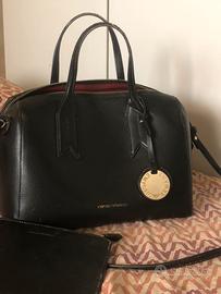 Borsa con tracolla e portafoglio di Emporio Armani