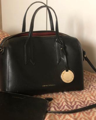 Borsa con tracolla e portafoglio di Emporio Armani