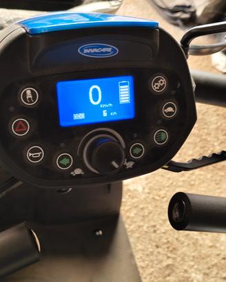 Scooter per persone poco deamulanti