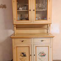 credenza con vetrina