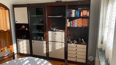 Mobile soggiorno con vetrina