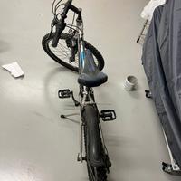 bici da ragazzo con sospensione anteriori