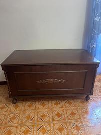 Cassapanca in legno