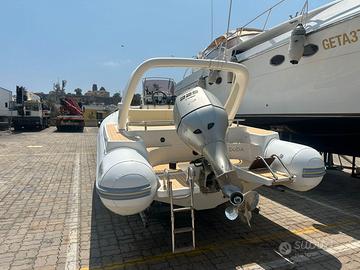Gommone Alta Marea Wave 24 con motore Honda 225 FB