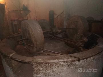 Frantoio oleario in pietra