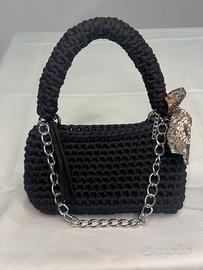 Borsa nera in fettuccia