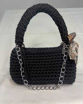 Borsa nera in fettuccia