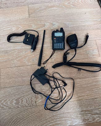 Yaesu VX-6
