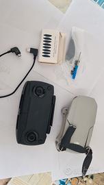 drone dji mini con telecomando e batteria