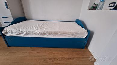 Doppio letto + 2 reti a doghe in legno + 2 materas