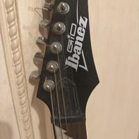 Chitarra ibanez nera