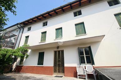 CASA SEMINDIPENDENTE A UDINE