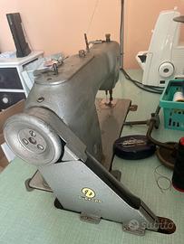 Macchina da cucire industriale