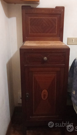 Coppia Comodini antico in legno con piano in marmo