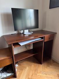 Scrivania in legno