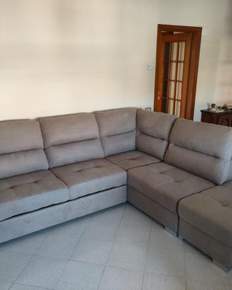 DIVANO NUOVO MAI UTILIZZATO LIVORNO