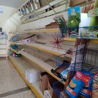 scaffali per attività commerciale 