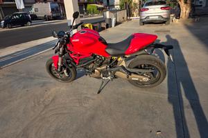 DUCATI MONSTER 821 Red 