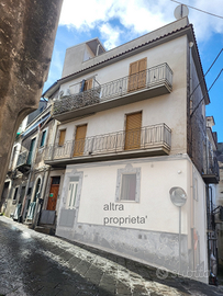 Casa singola + garage a Bronte