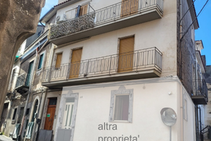 Casa singola + garage a Bronte