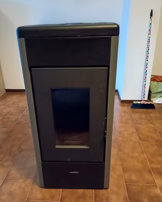 stufa a pellet nuova